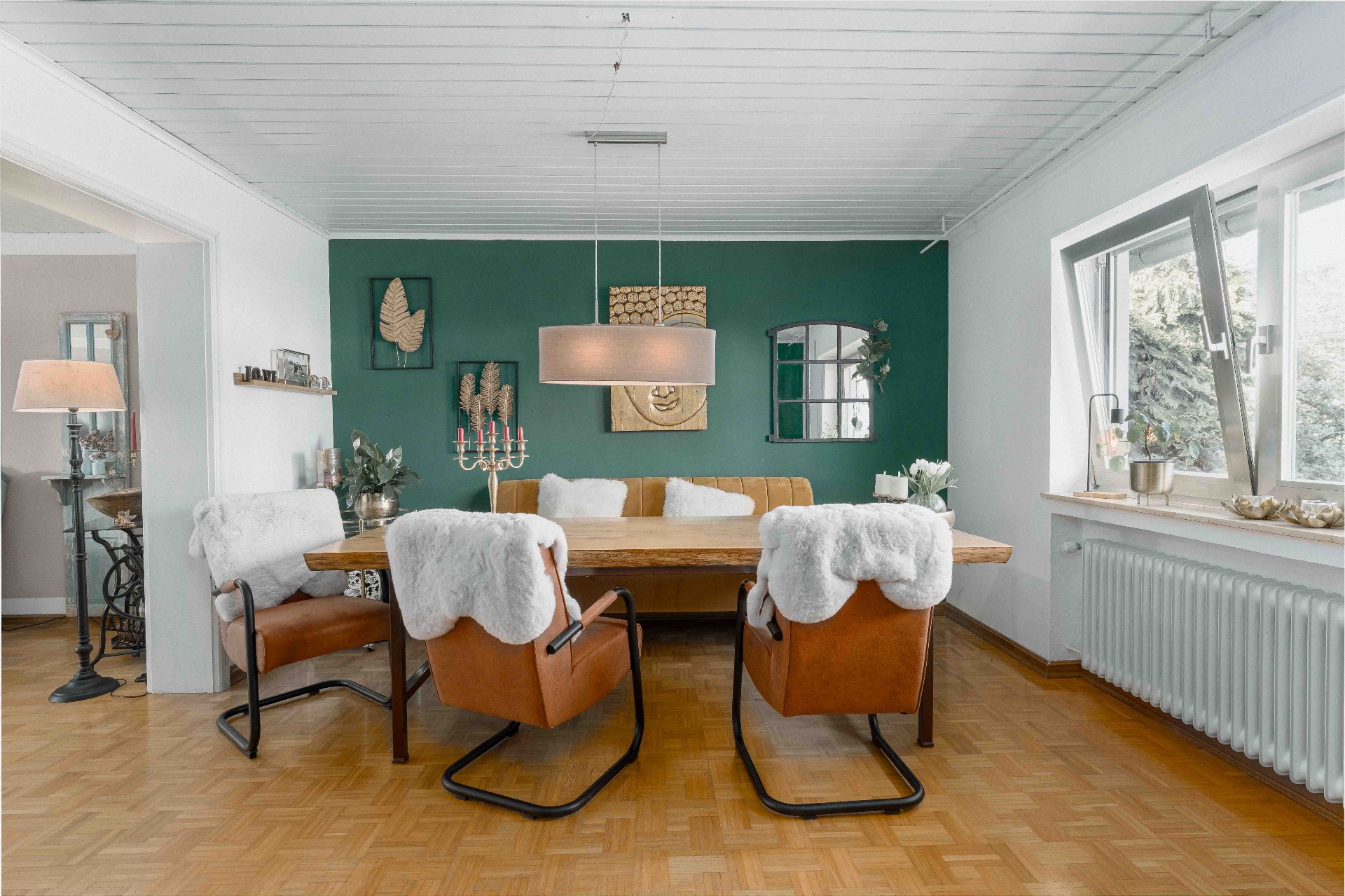 Esszimmer mit Akzentwand